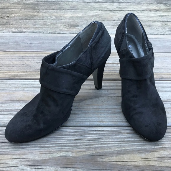 Tahari Shoes - Tahari Women Heel Boots Shoe Grant Slip On Booties